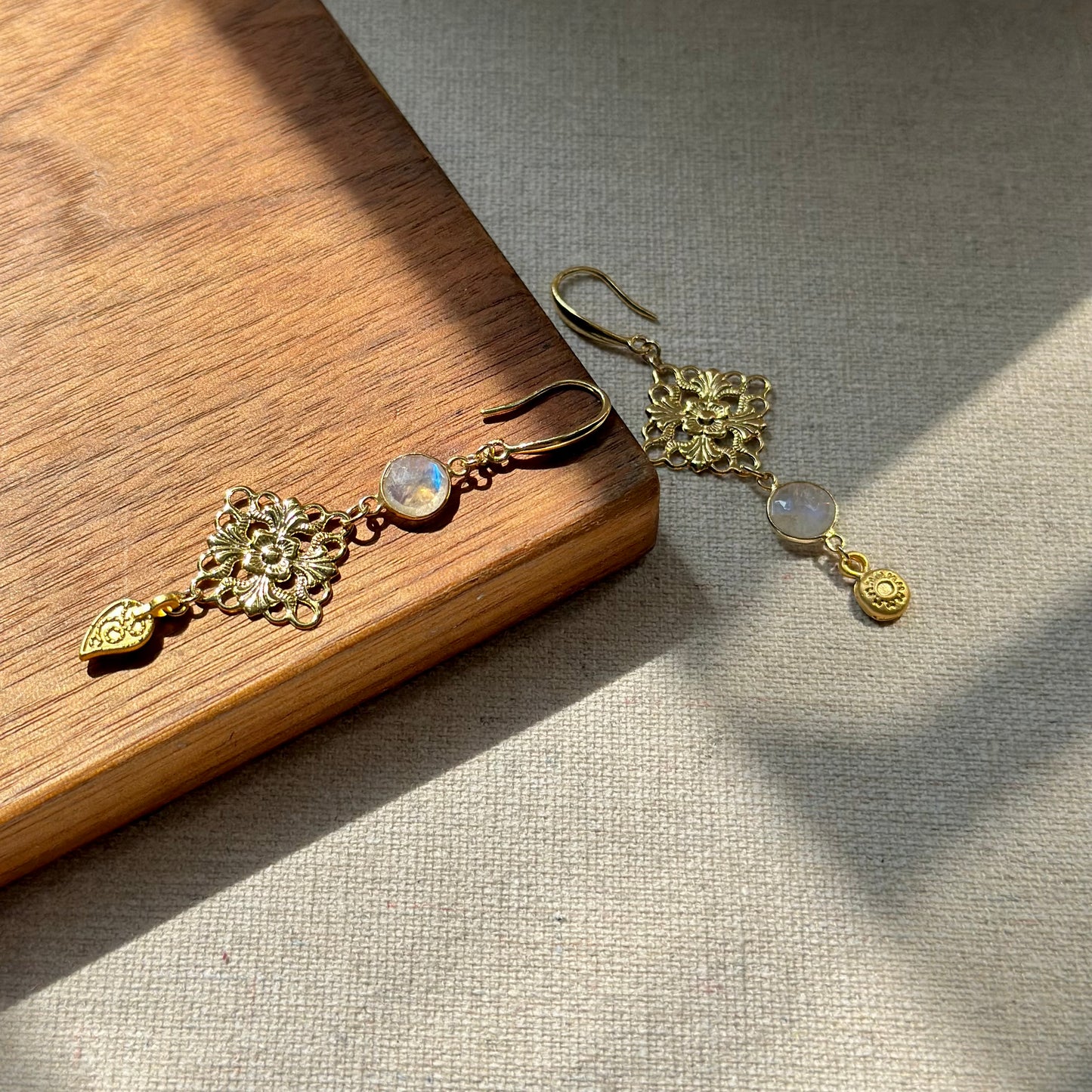 Moonstone Filigree Gold-plated Earring