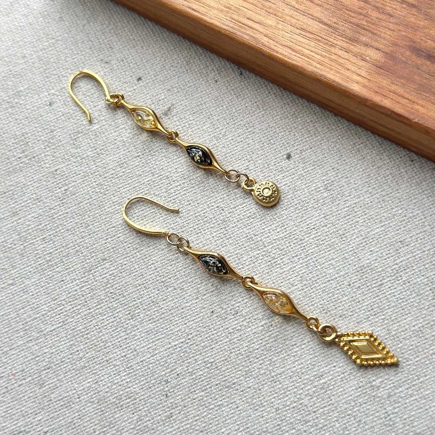 Amber Mix Asymmetric Gold-plated Earring
