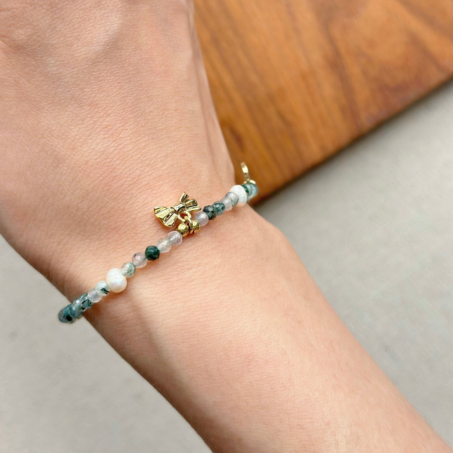Green Moss Agate And Freshwater Pearl Beaded Bow Bracelet
