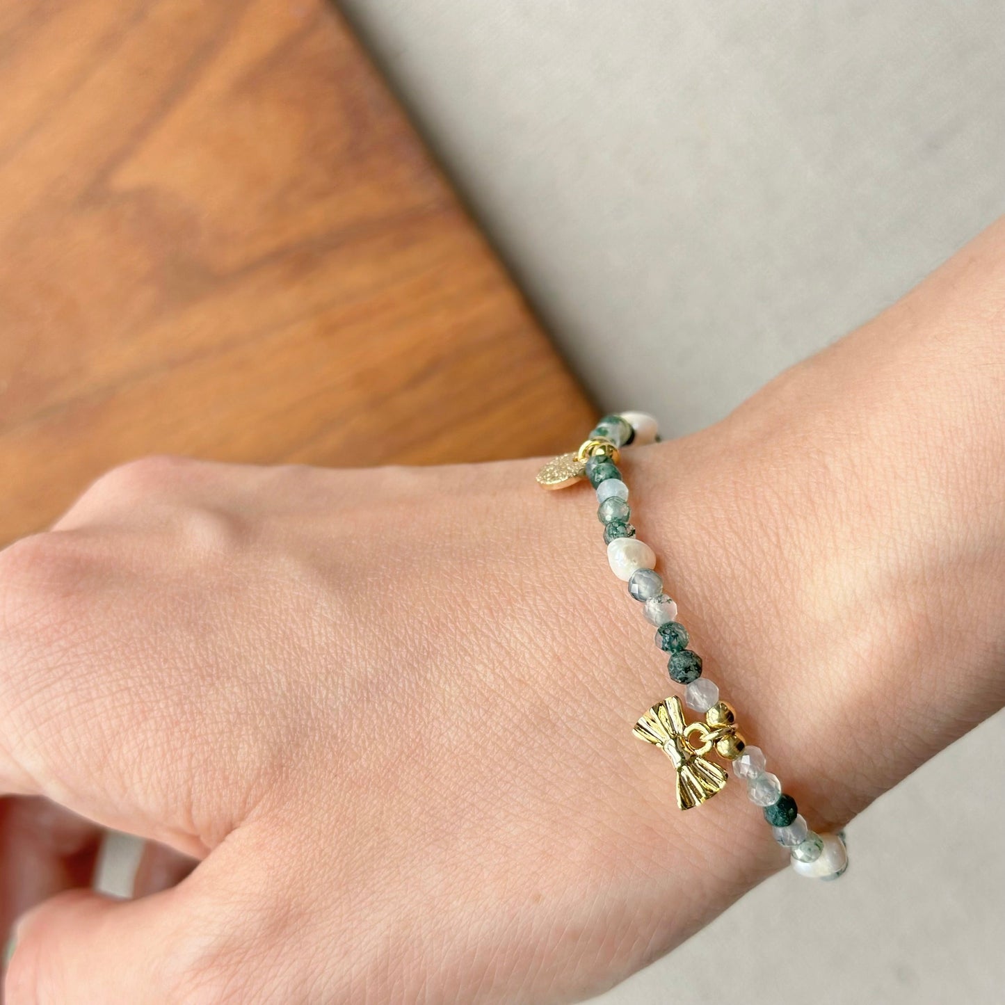 Green Moss Agate And Freshwater Pearl Beaded Bow Bracelet