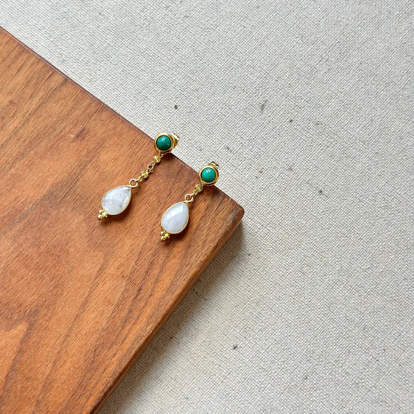 Two-way Turquoise And Moonstone Ear Stud