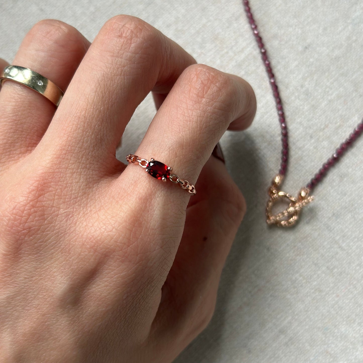 CHRISTMAS SET (2 ITEMS) Garnet Beaded Rose Gold-plated Necklace & Ring