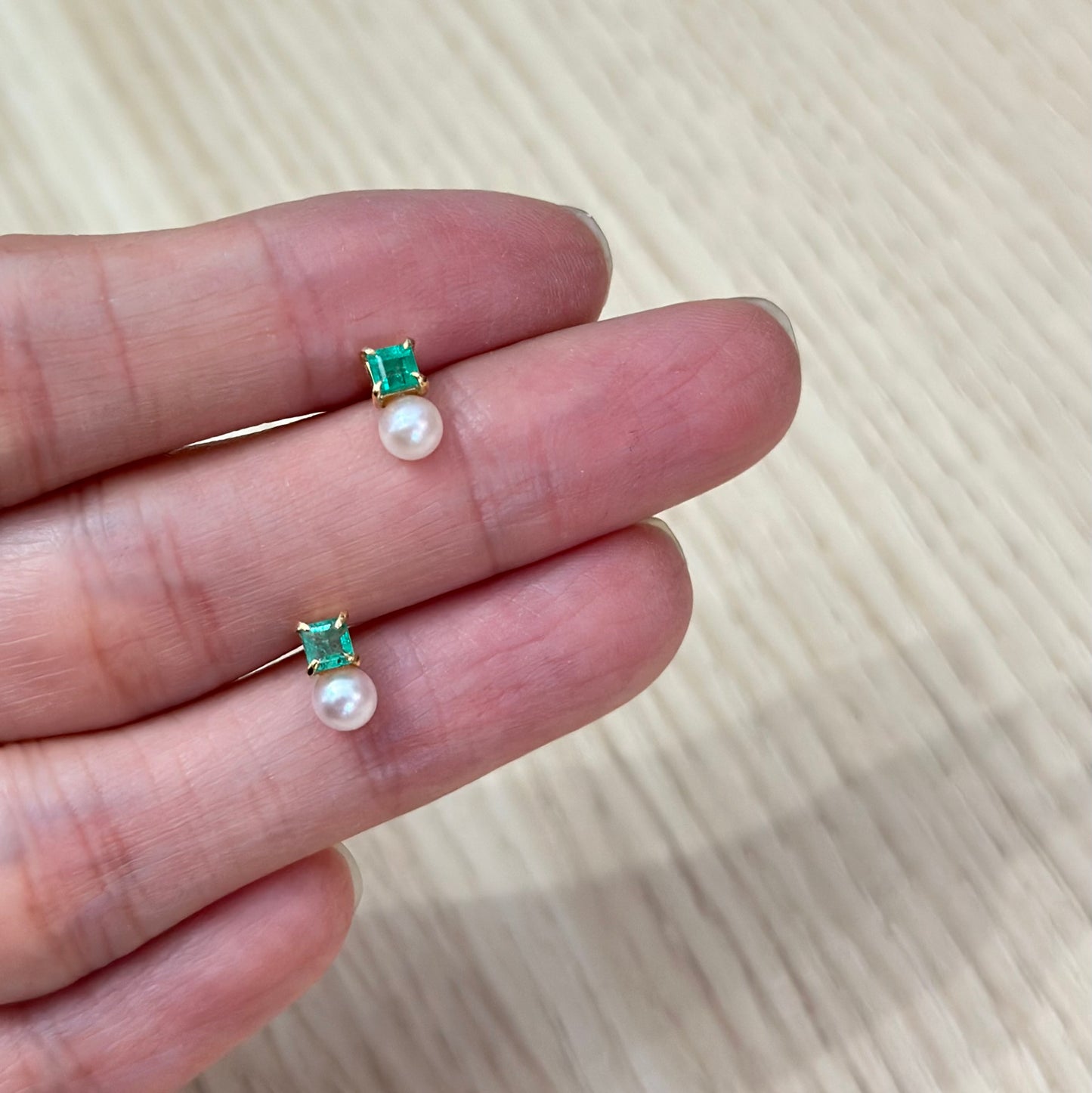 Emerald And Akoya Pearl 18K Solid Gold Ear Stud