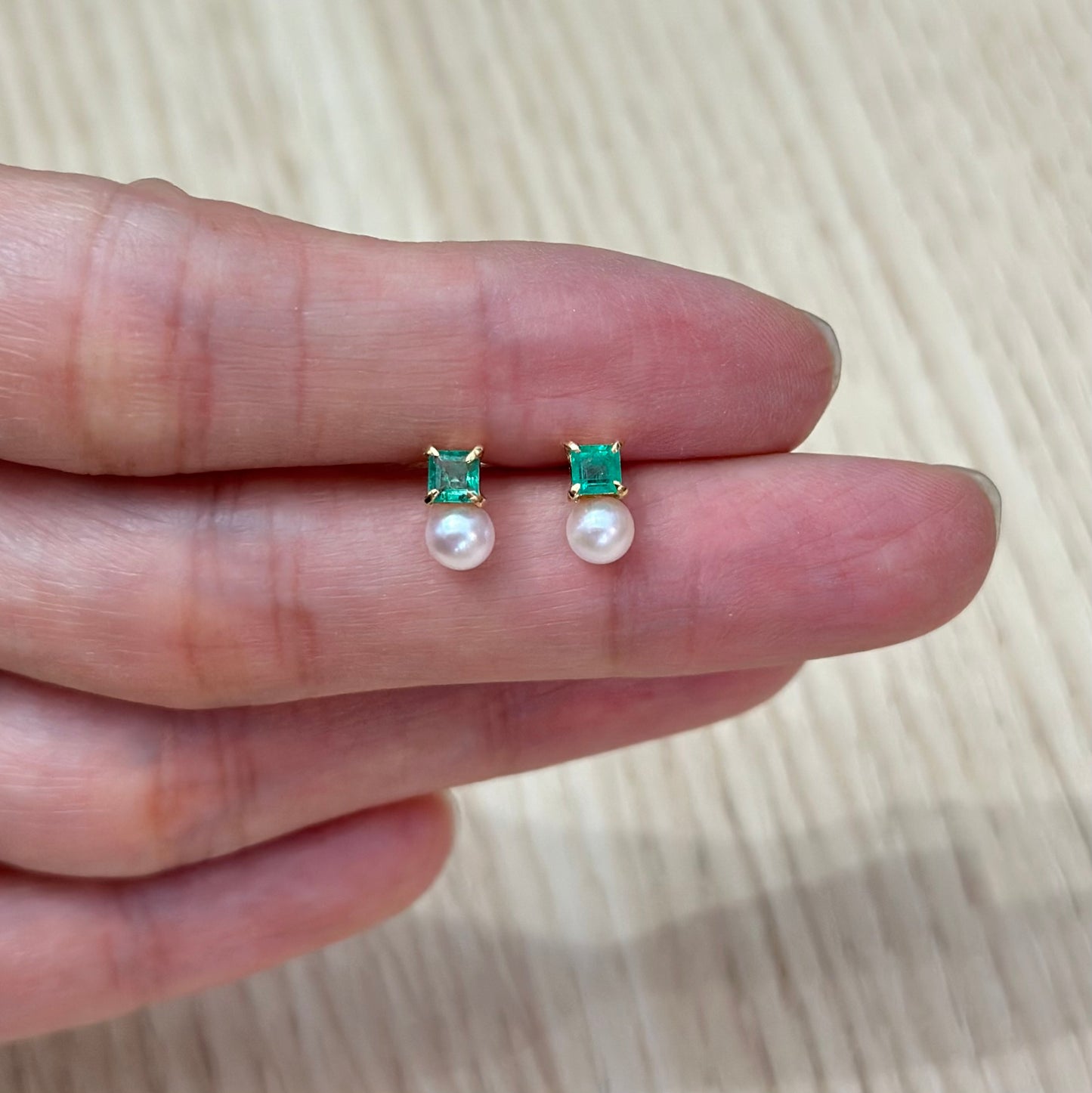 Emerald And Akoya Pearl 18K Solid Gold Ear Stud