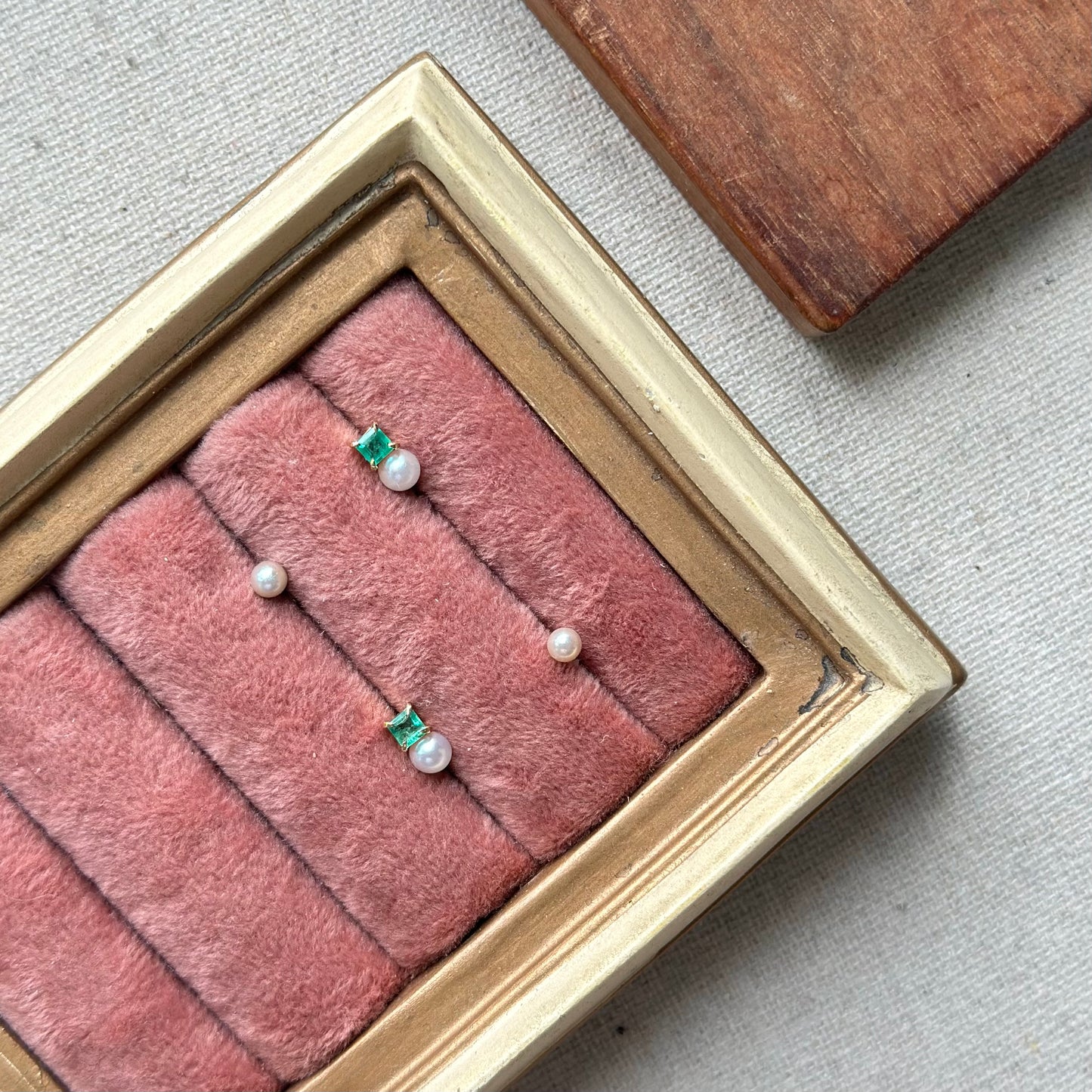 Emerald And Akoya Pearl 18K Solid Gold Ear Stud