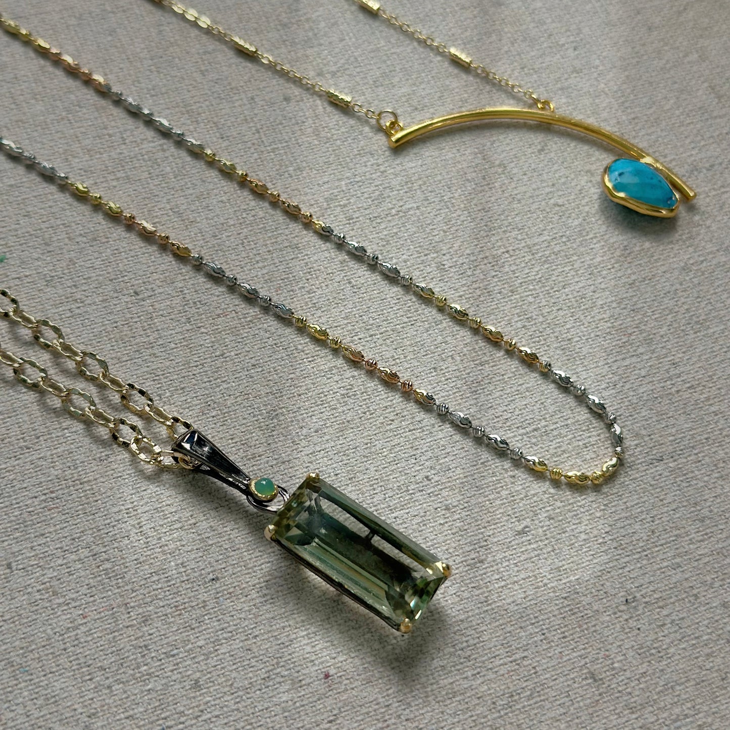 Turquoise Curved Gold-plated Necklace