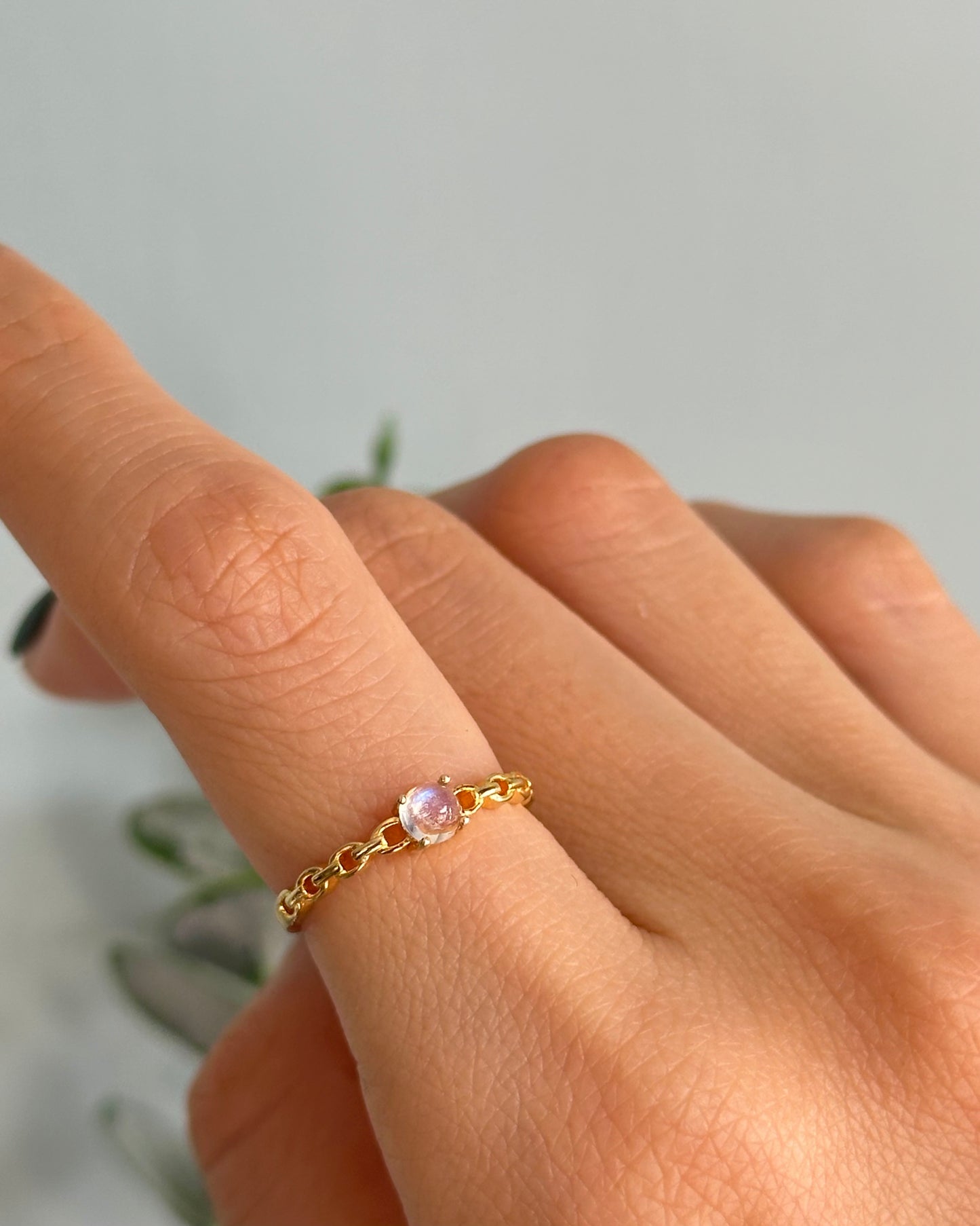 Moonstone Chain Ring Gold-plated Sterling Silver Ring
