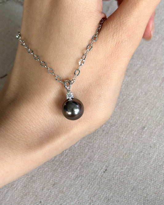 18K White Gold Black Tahiti Pearl 11 mm And Natural Diamond Necklace