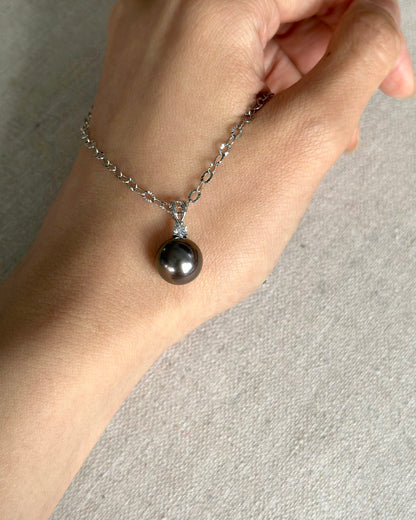 18K White Gold Black Tahiti Pearl 11 mm And Natural Diamond Necklace