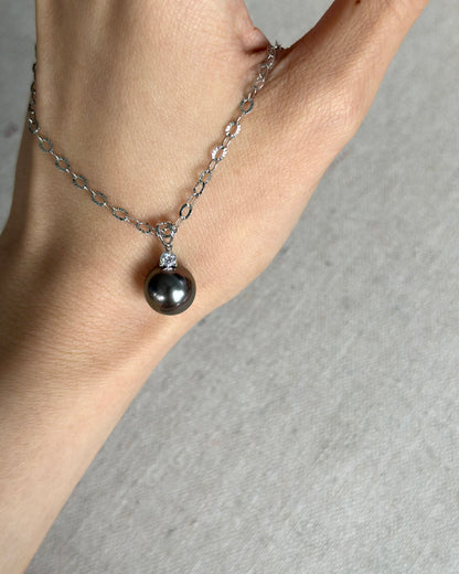 18K White Gold Black Tahiti Pearl 11 mm And Natural Diamond Necklace