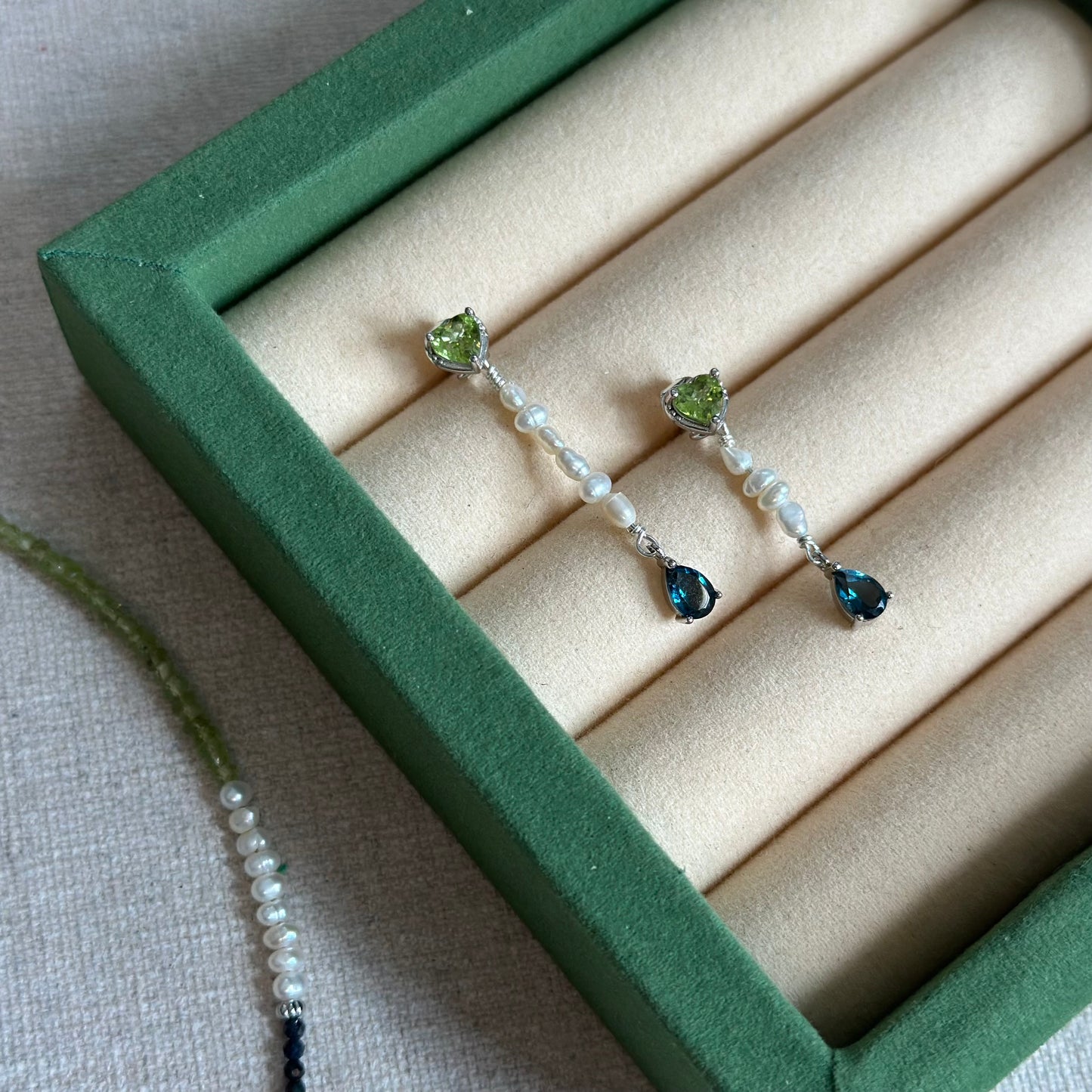 CHRISTMAS SET (2 ITEMS) Peridot Mixed Sapphire Beaded Necklace & Topaz Two-way Earring