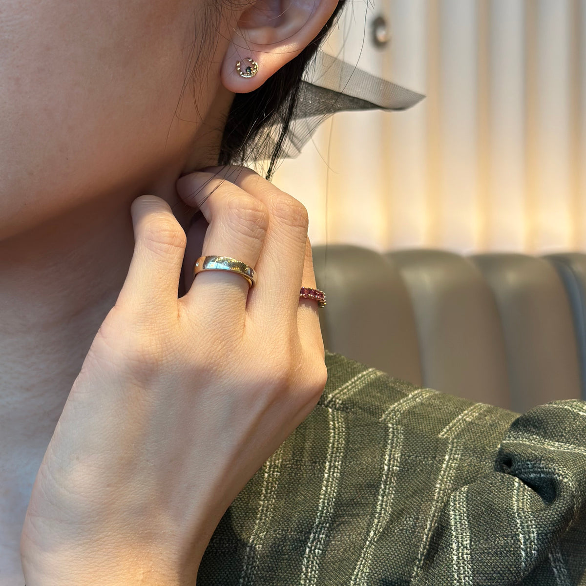 10K Solid Gold Sapphire Ear Stud