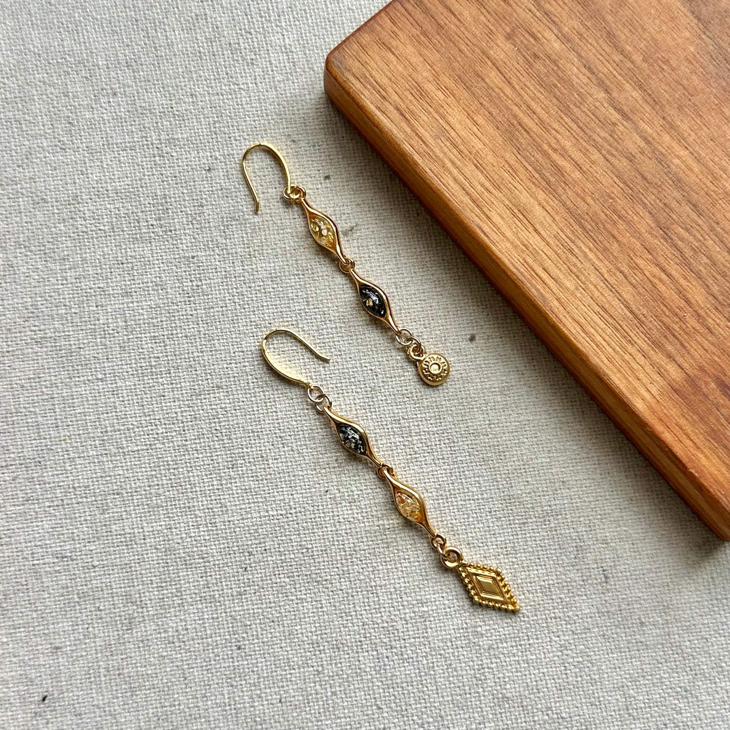 Amber Mix Asymmetric Gold-plated Earring