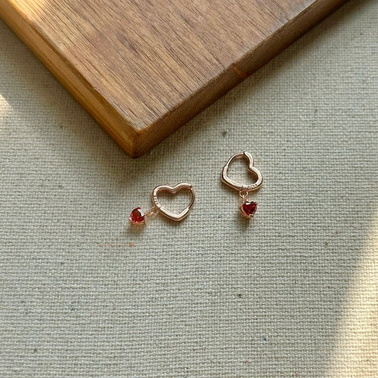 Garnet Heart Rose Gold-plated Ear Hoop