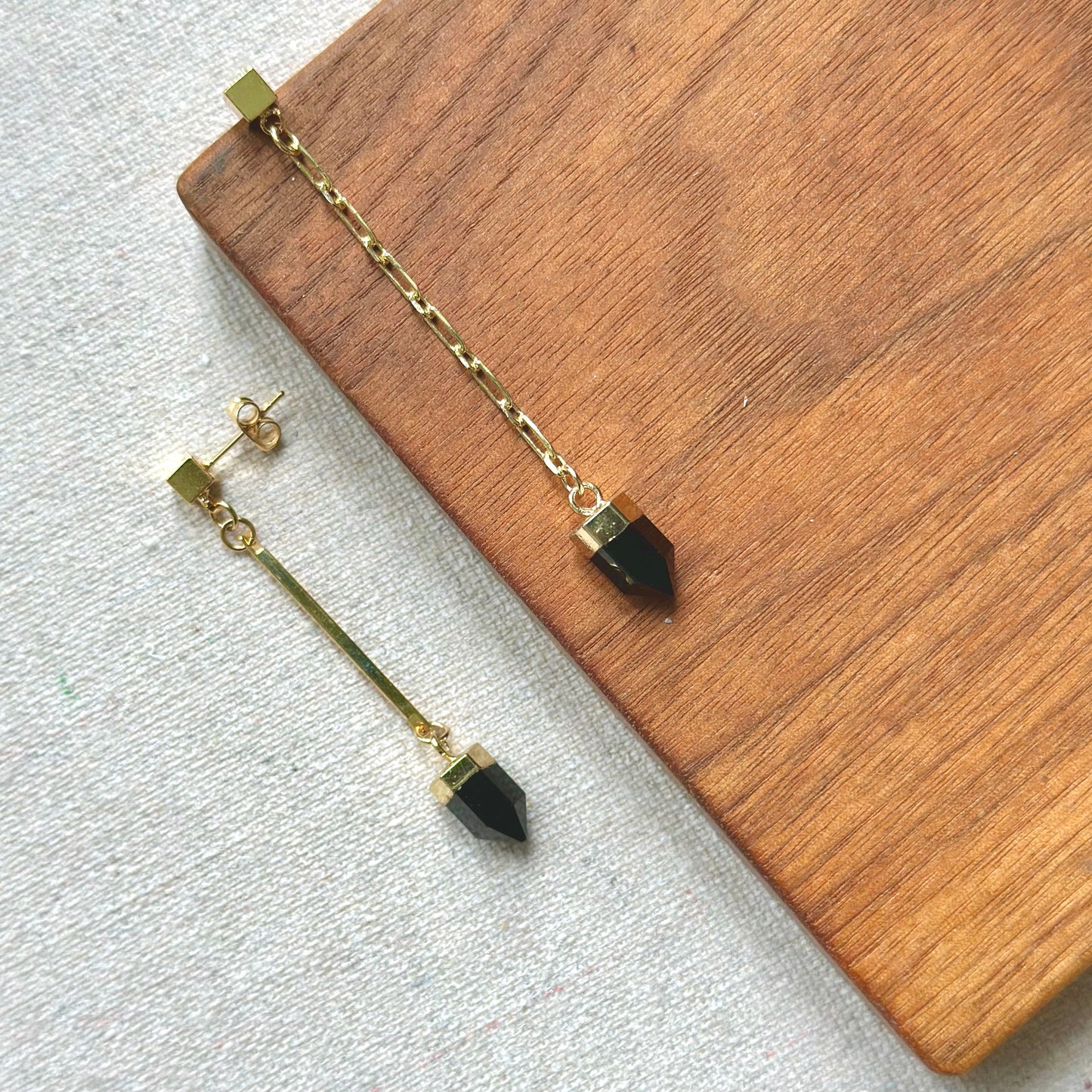 Black Obsidian Asymmetric Gold-plated Earring