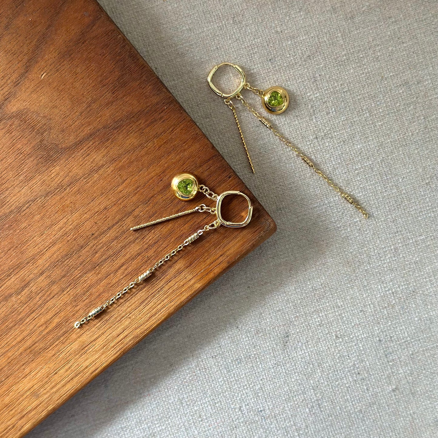 Peridot Heart Dangling Chain Gold-plated Ear Hoop