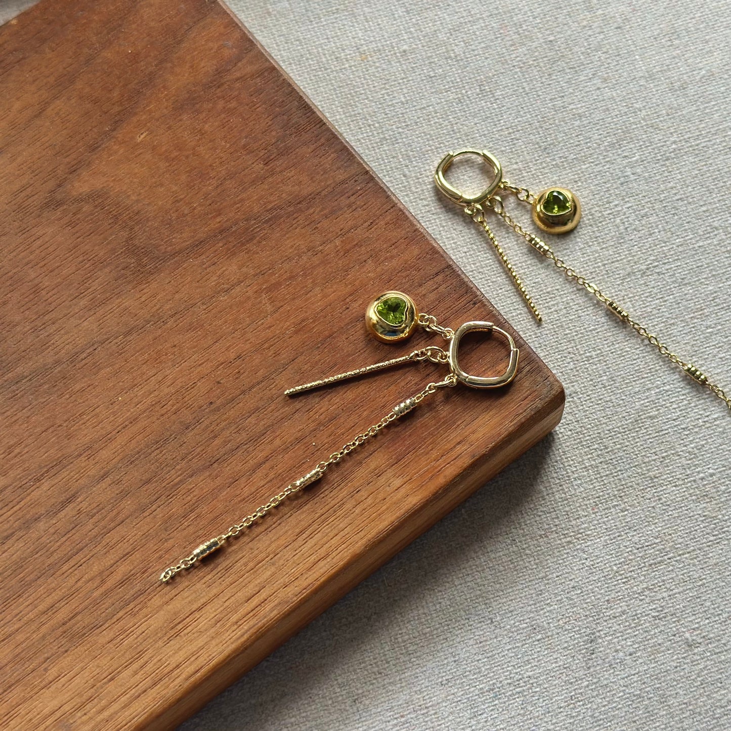 Peridot Heart Dangling Chain Gold-plated Ear Hoop