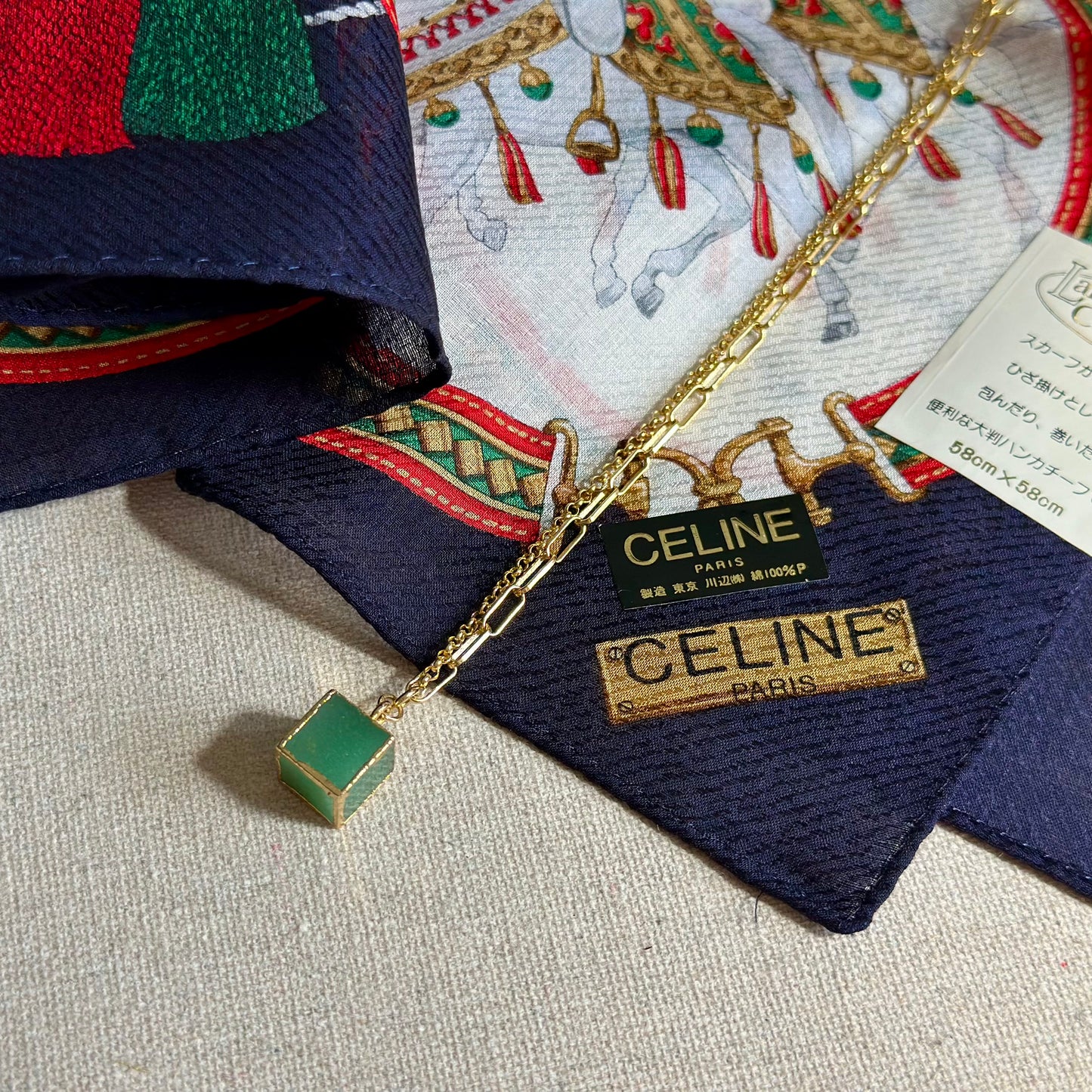 CHRISTMAS SET (2 ITEMS) Celine Handkerchief+ Aventurine Gold-plated Necklace