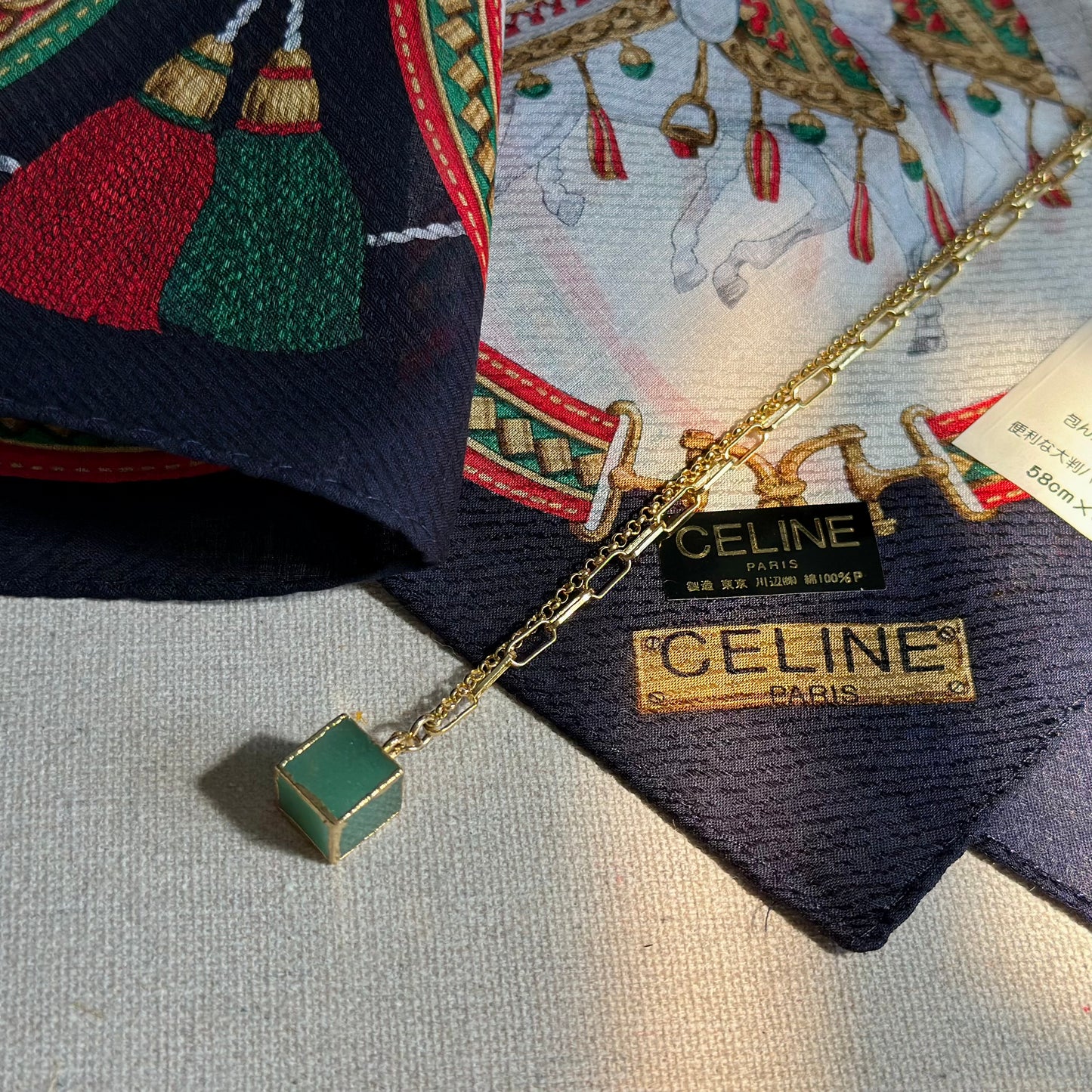 CHRISTMAS SET (2 ITEMS) Celine Handkerchief+ Aventurine Gold-plated Necklace