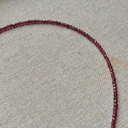 CHRISTMAS SET (2 ITEMS) Garnet Beaded Rose Gold-plated Necklace & Ring