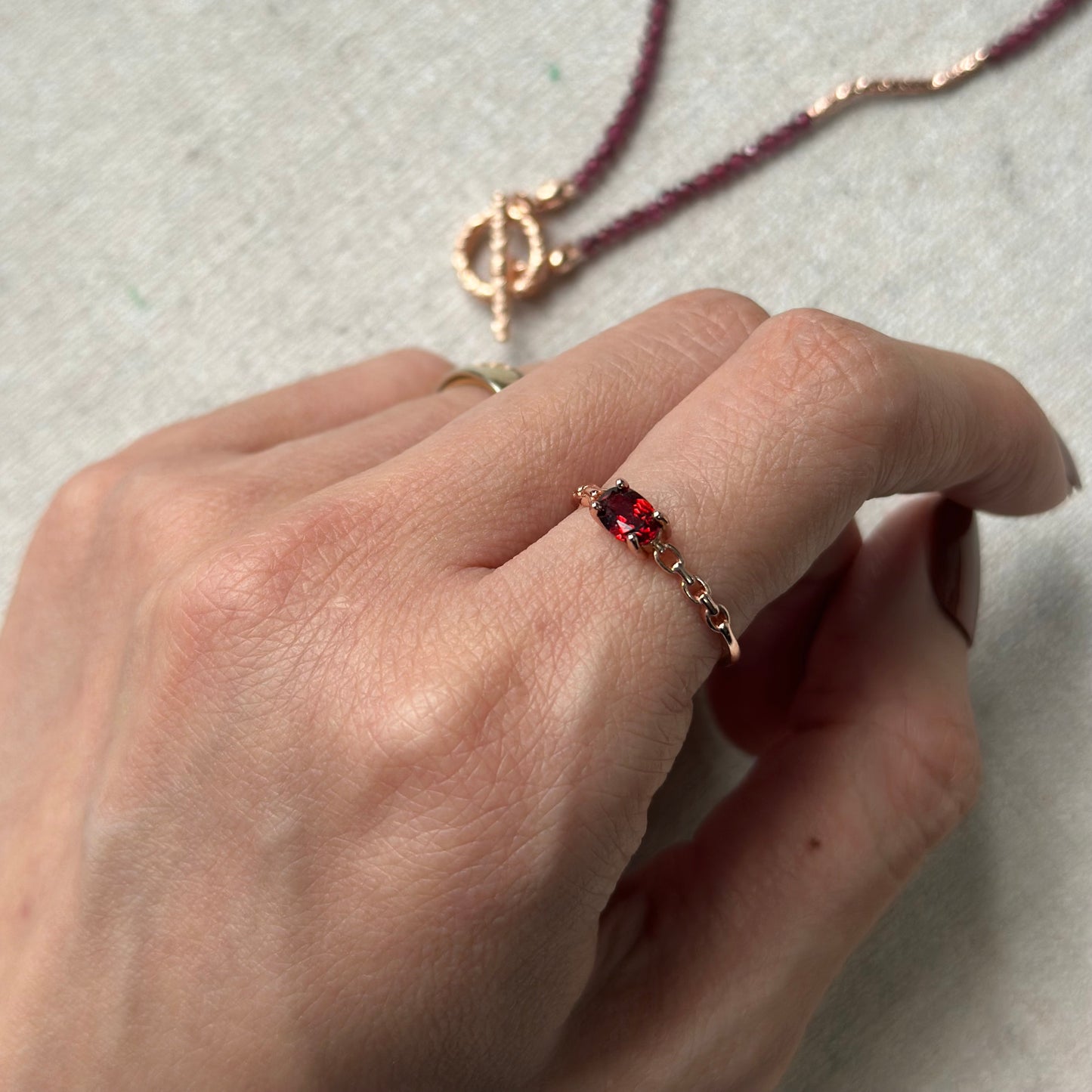 CHRISTMAS SET (2 ITEMS) Garnet Beaded Rose Gold-plated Necklace & Ring