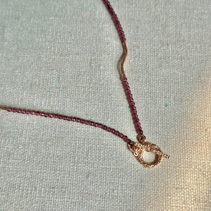 CHRISTMAS SET (2 ITEMS) Garnet Beaded Rose Gold-plated Necklace & Ring