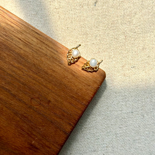 Freshwater Pearl Leaves Gold-plated Stud