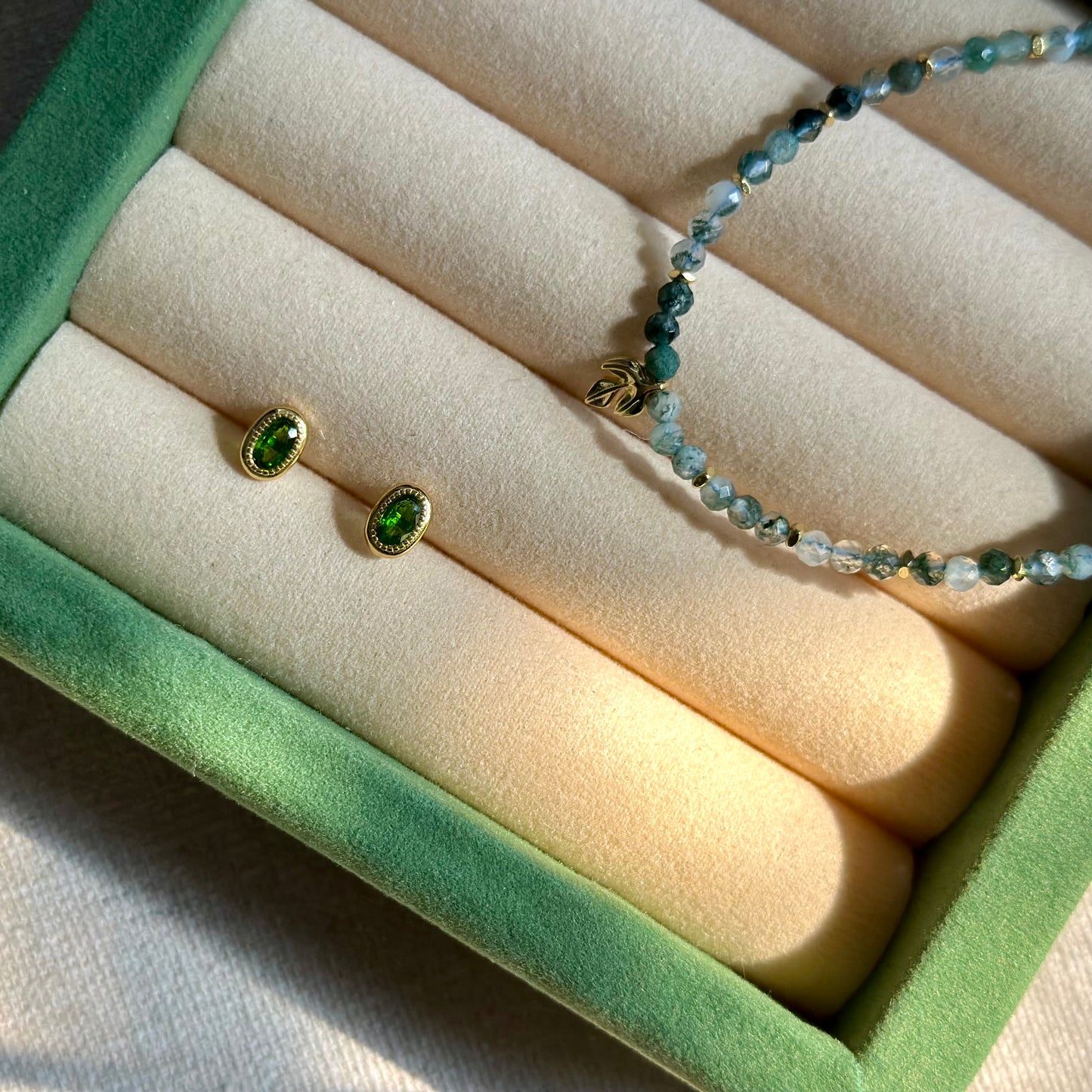 CHRISTMAS SET (2 ITEMS) Green Moss Agate Beaded Bracelet & Diopside Ear Stud