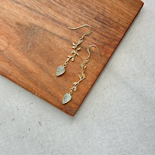 Prehnite And Leaves Gold-plated Earring