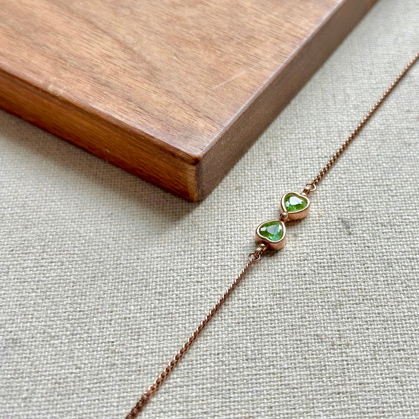 Peridot Bow Curb Chain Rose Gold-plated Bracelet