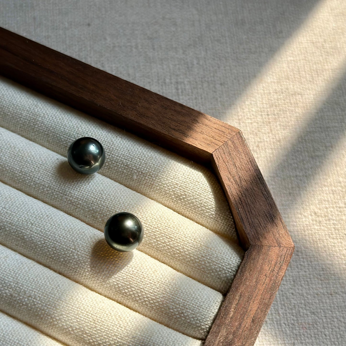 18K Solid Real Gold Tahiti Pearl 9-10mm Ear Stud