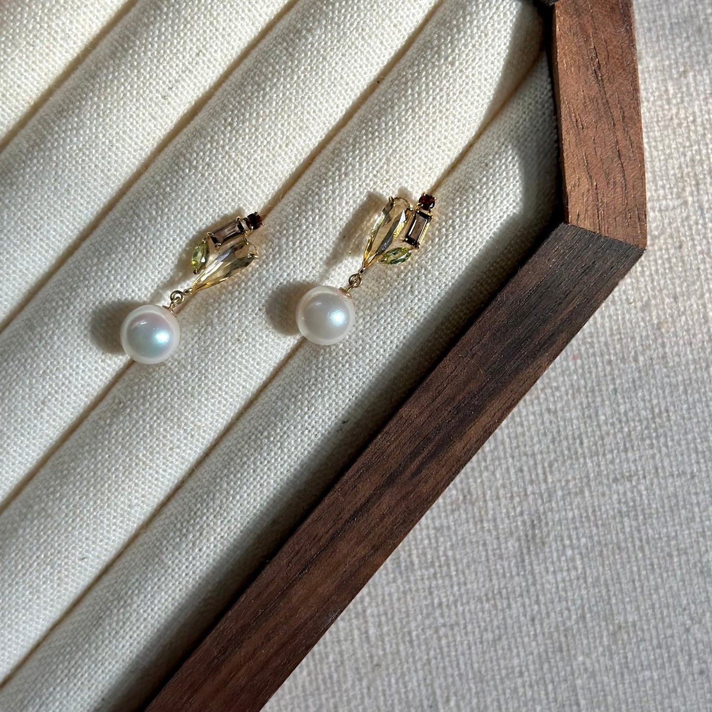 Japan Akoya Pearl And Citrine Mixed 18K Gold Earring
