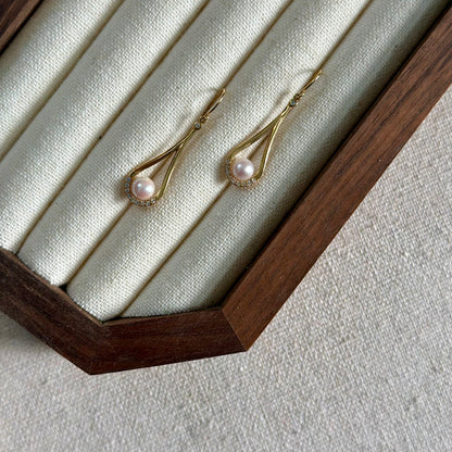 18k Gold Japan Akoya Pearl And Diamond Earring