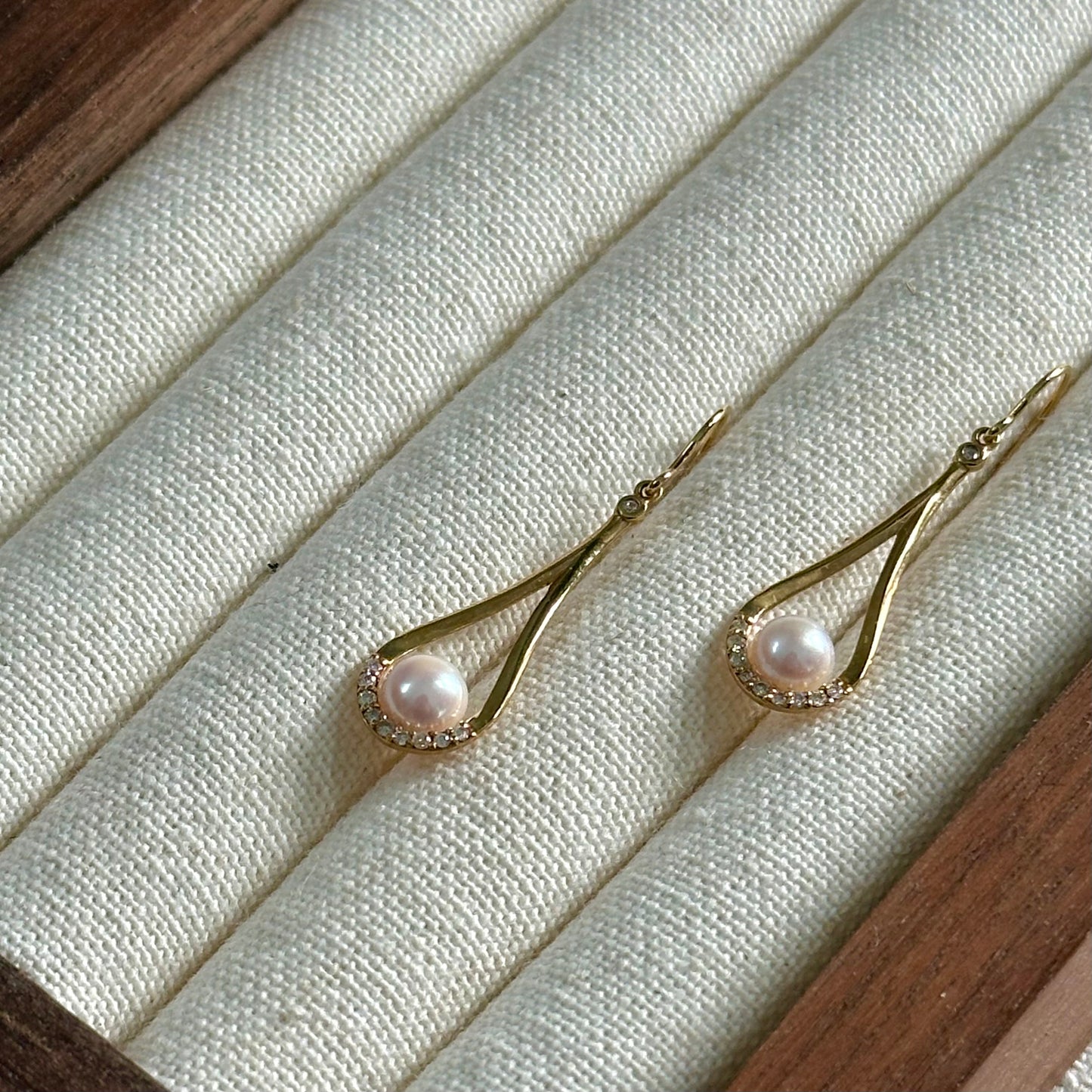 18k Gold Japan Akoya Pearl And Diamond Earring