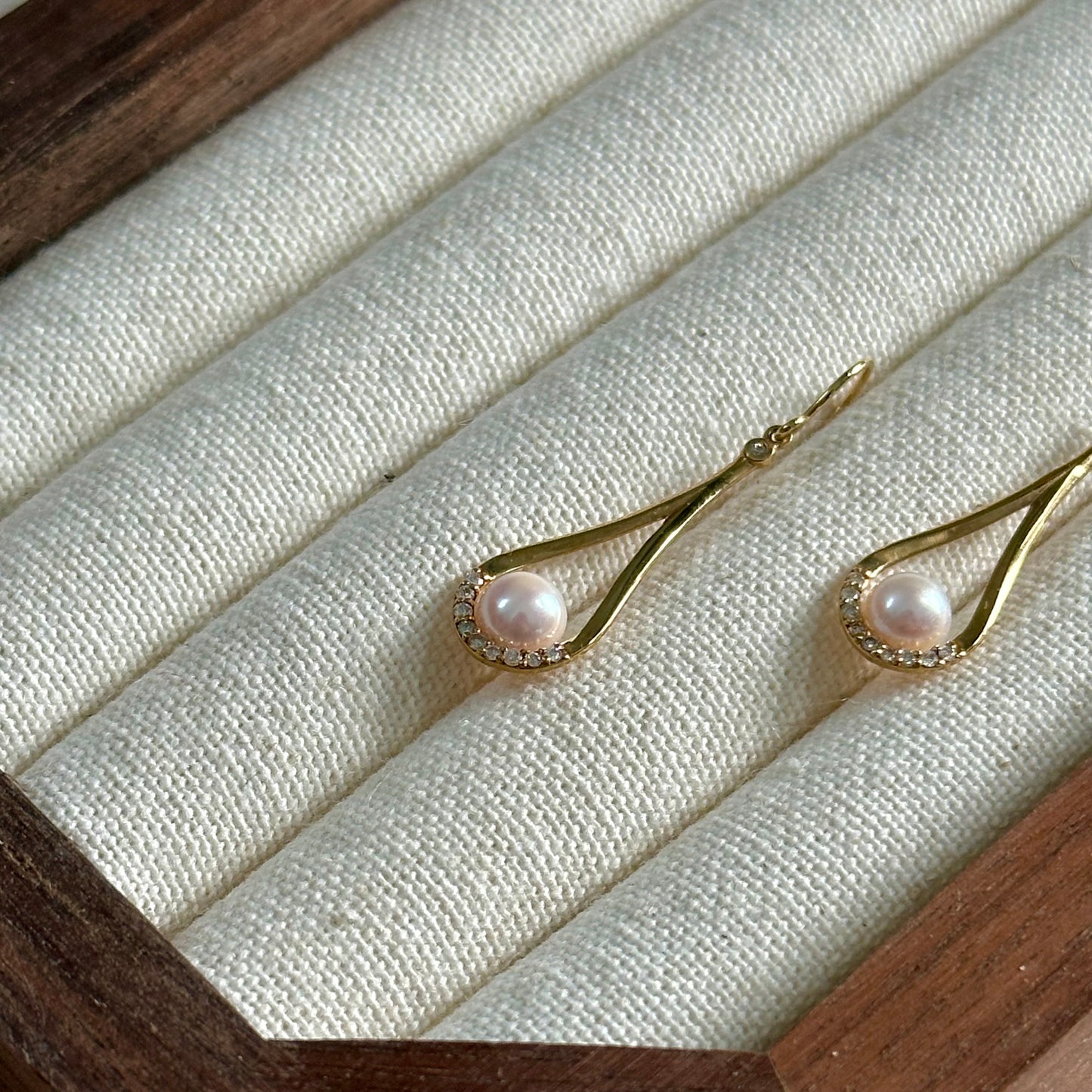 18k Gold Japan Akoya Pearl And Diamond Earring