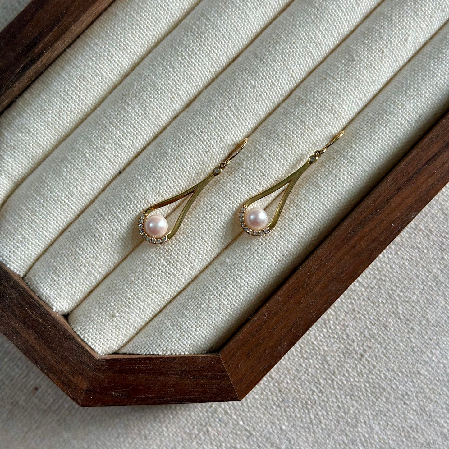 18k Gold Japan Akoya Pearl And Diamond Earring