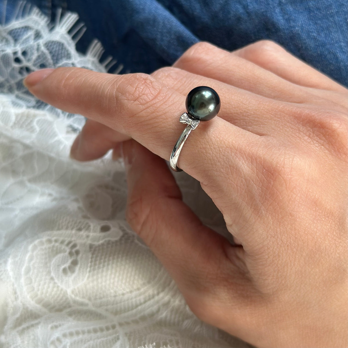 18K White Solid Gold Black Tahiti Pearl And Natural Diamond Ring