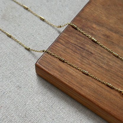 Turquoise Curved Gold-plated Necklace