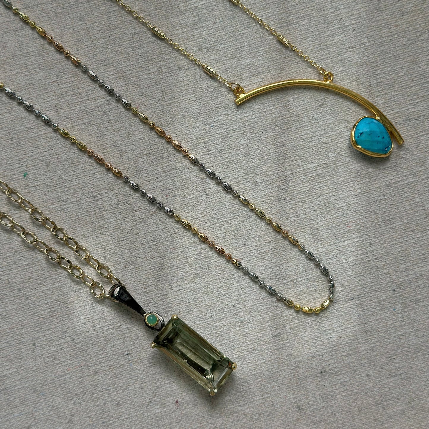 Turquoise Curved Gold-plated Necklace