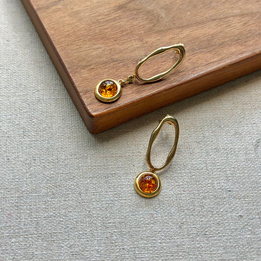 Amber Cutout Gold-plated Ear Stud