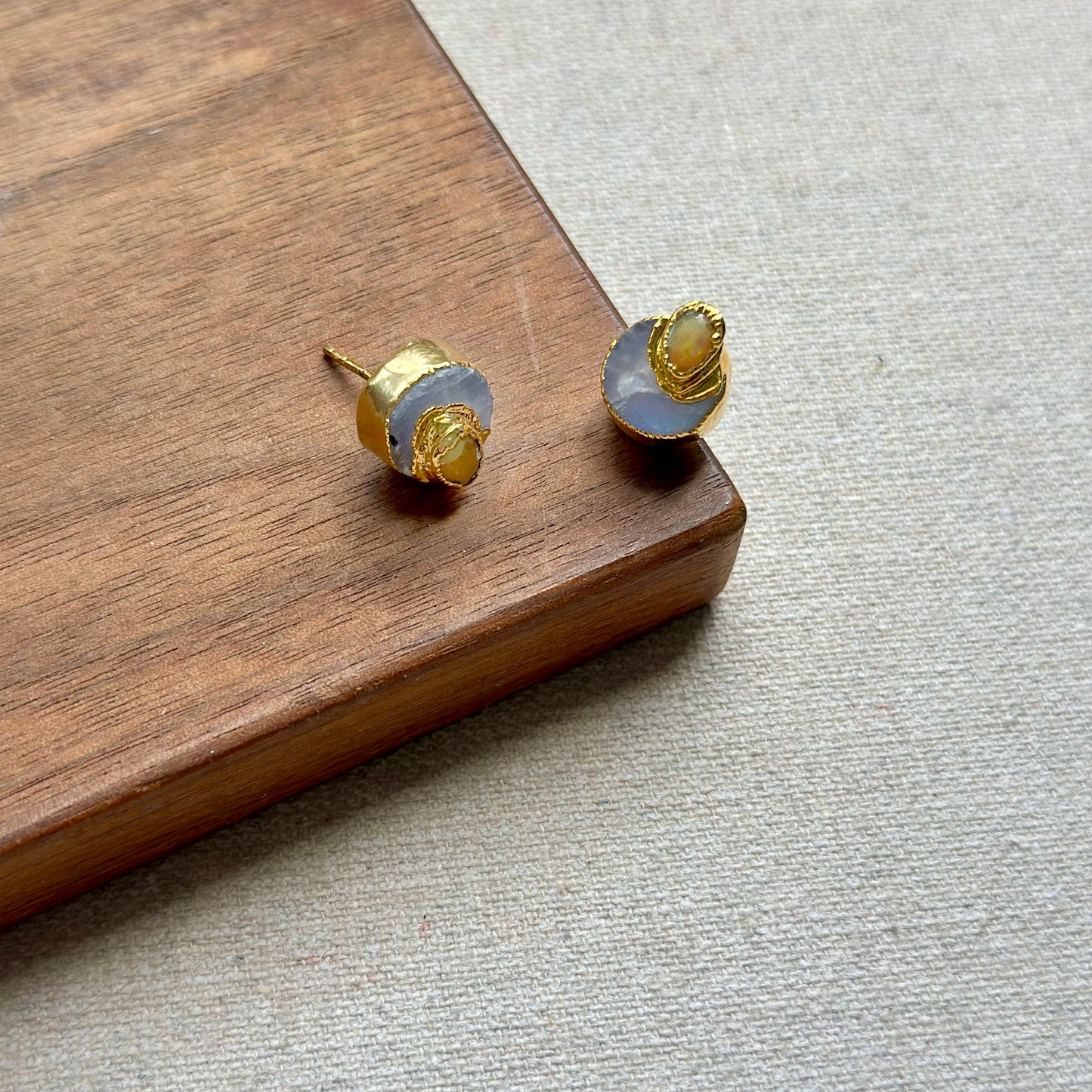 Two-way Opal And Moonstone Raw Stone  Gold-plated Ear Stud