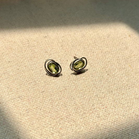 Peridot Cutout August Birthstone Sterling Silver Ear Stud