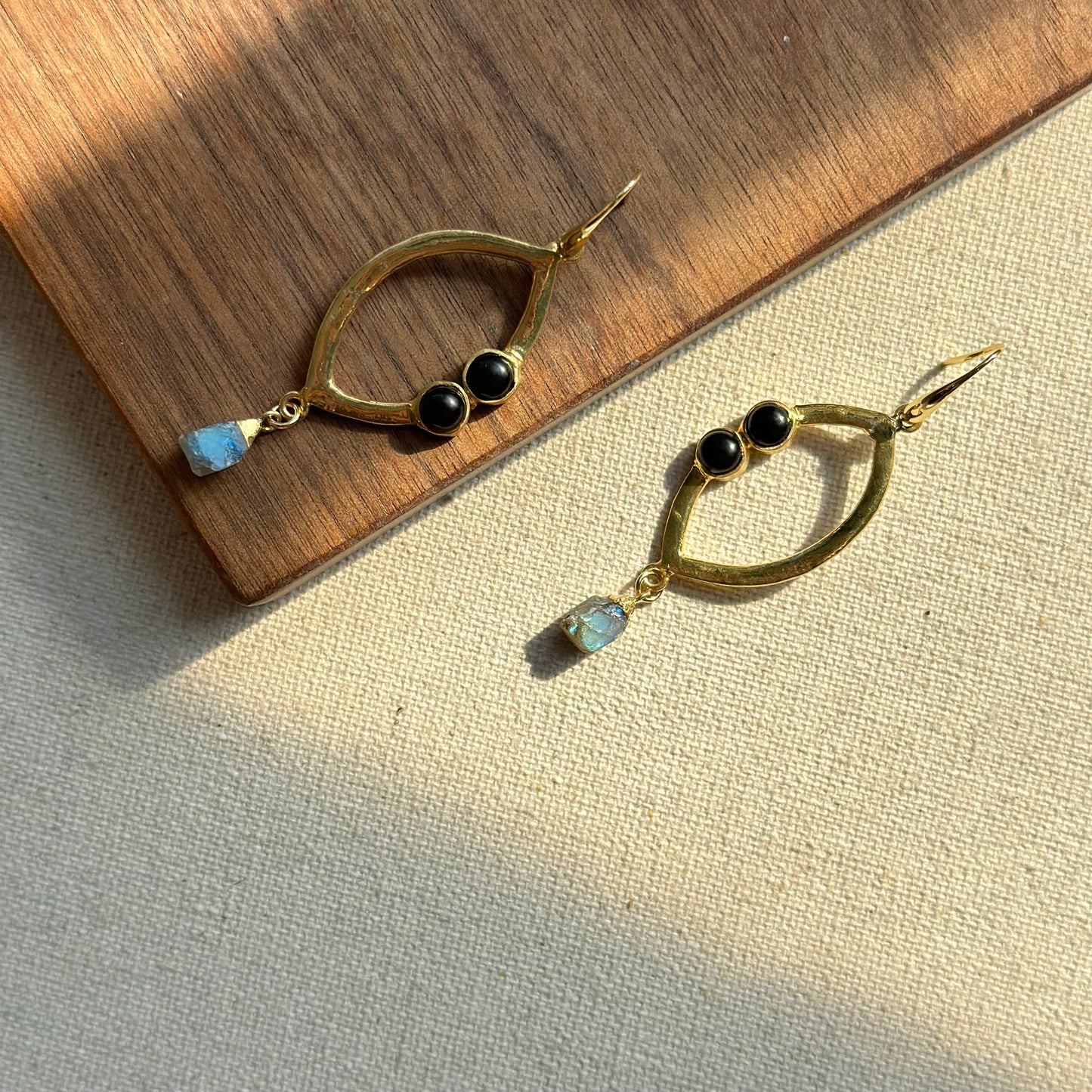 Black Onyx And Labradorite Raw Stone Gold-plated Earring