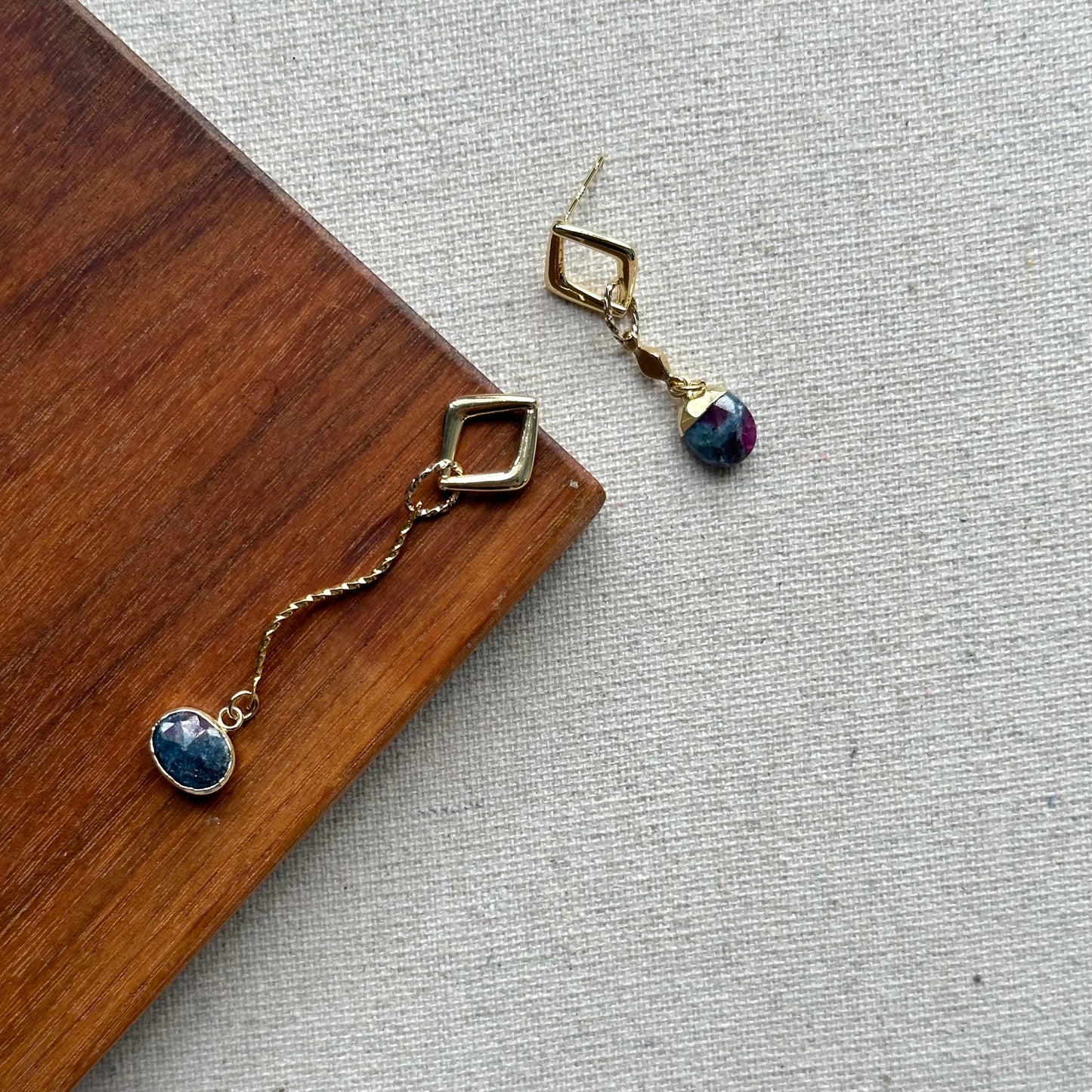 Sapphire Rhombus Stud Gold-plated Earring