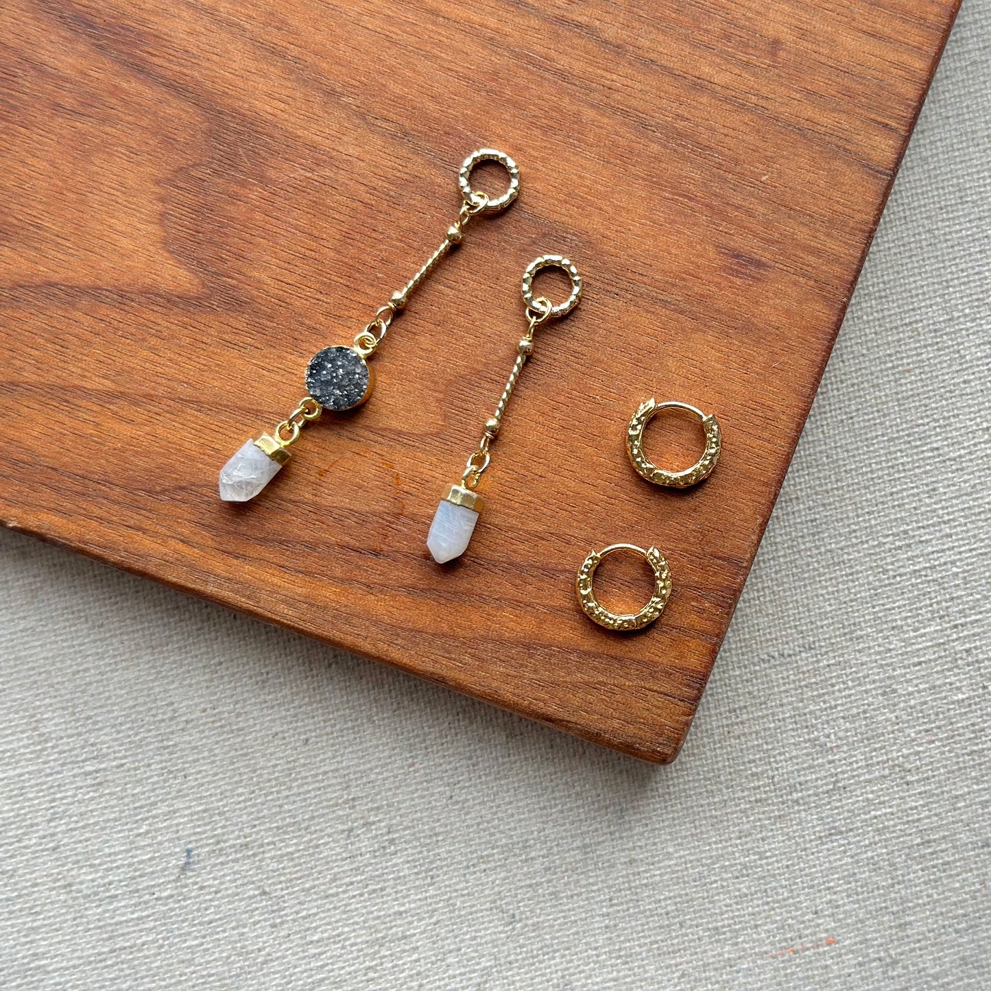 Moonstone And Black Druzy Two-way Gold-plated Ear Hoop