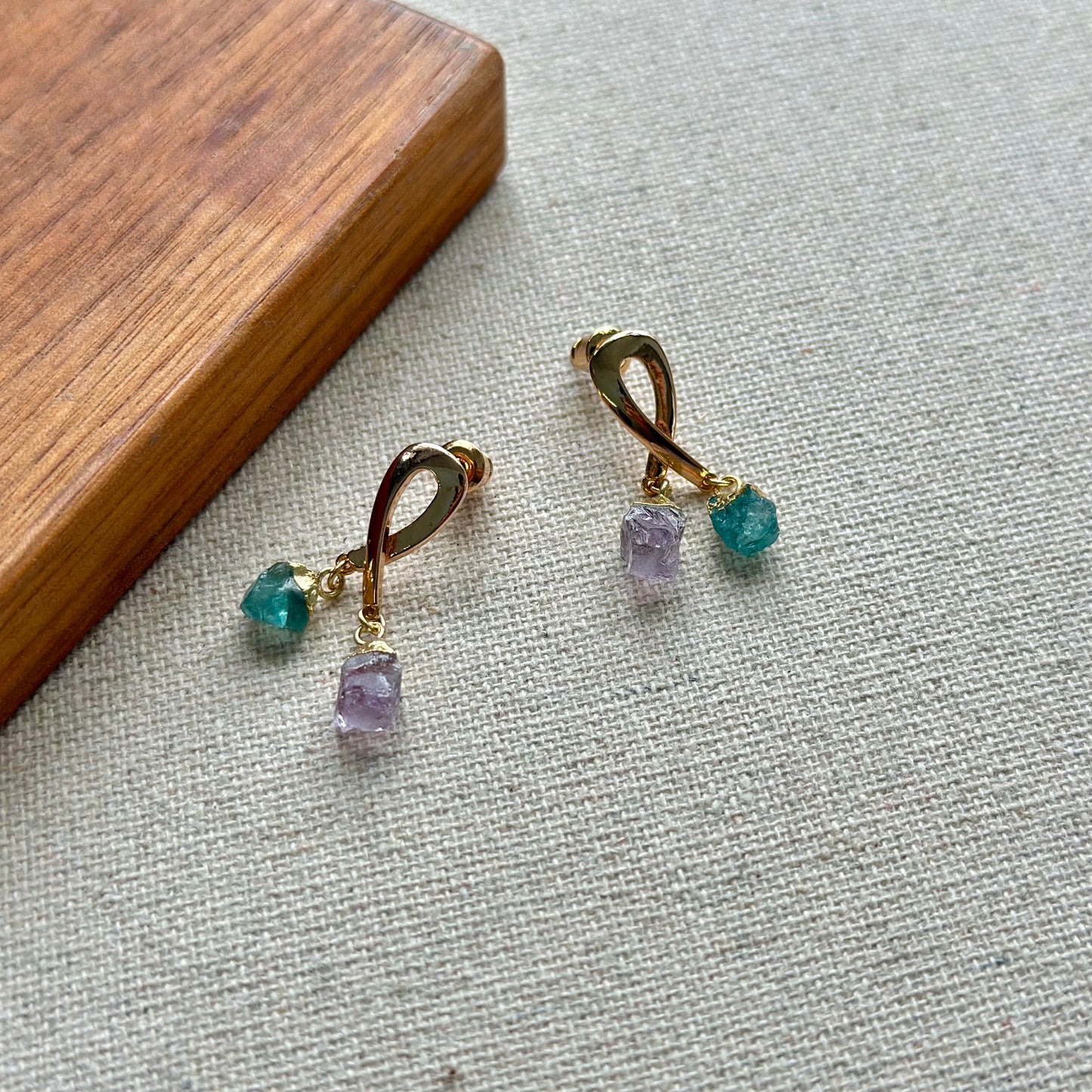 Amethyst And Apatite Raw Stone Gold-plated Earring