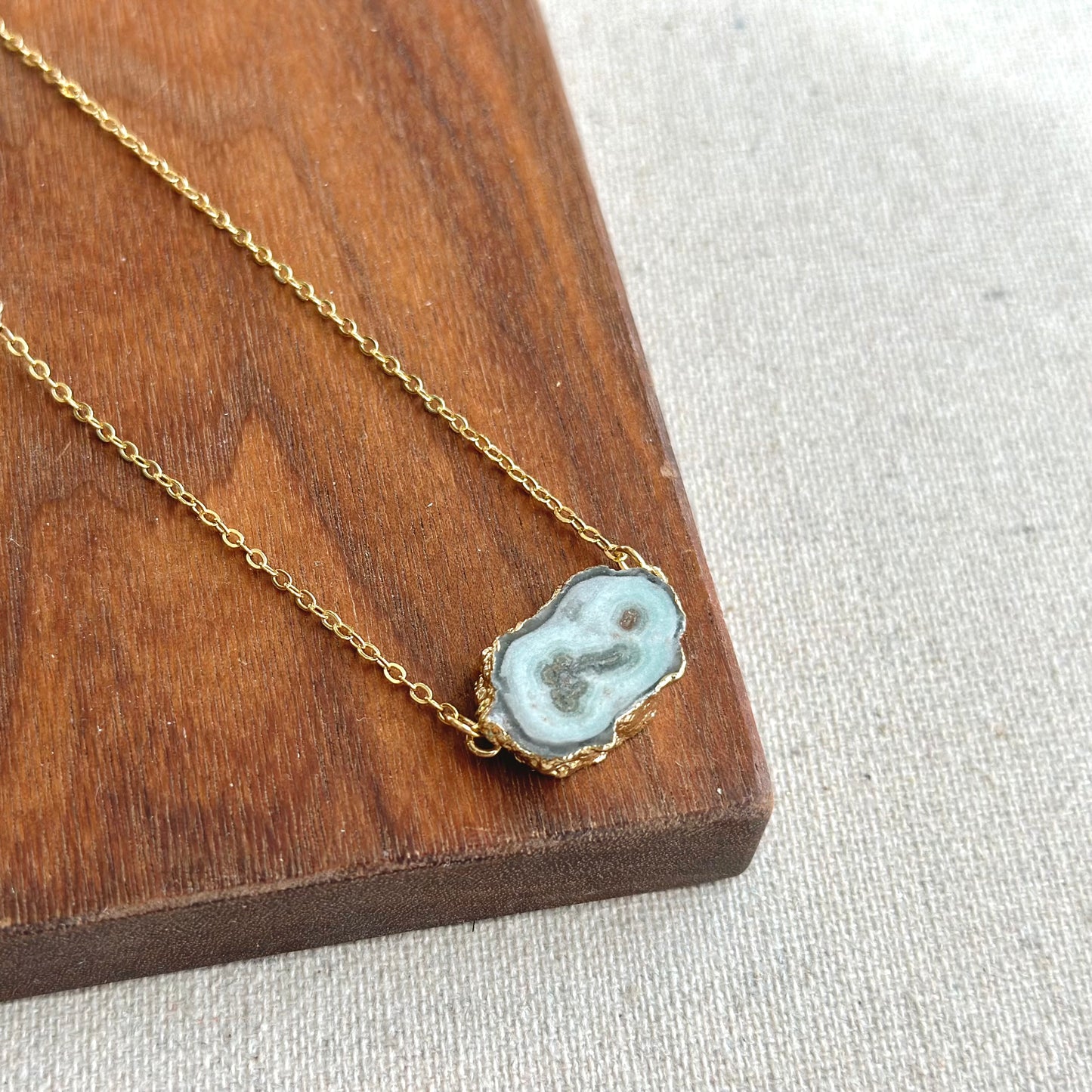 White Agate And Moonstone Asymmetric Gold-plated Necklace