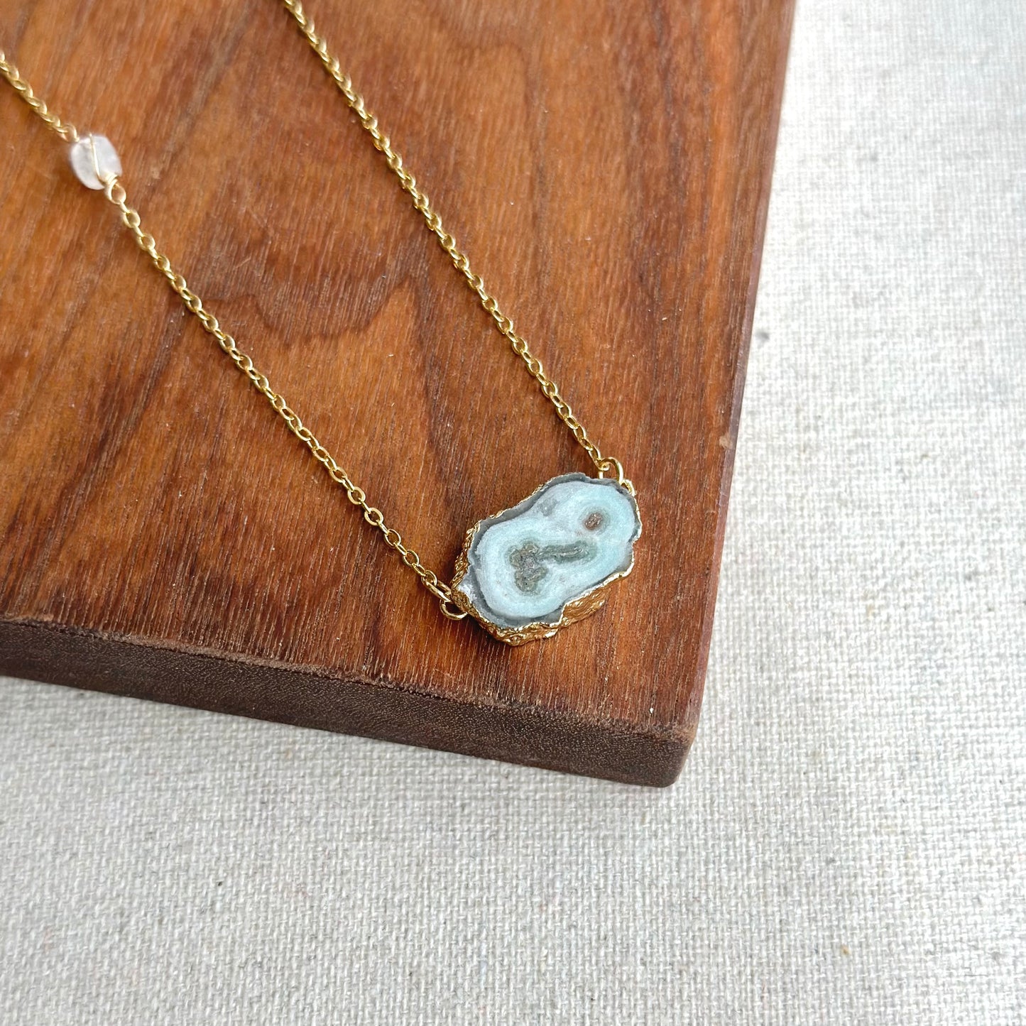 White Agate And Moonstone Asymmetric Gold-plated Necklace