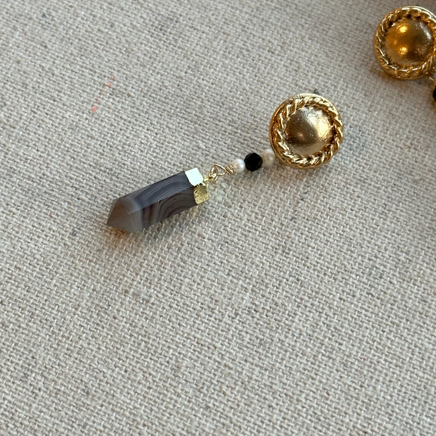 Botswana Agate And Spinel Gold-plated Ear Stud