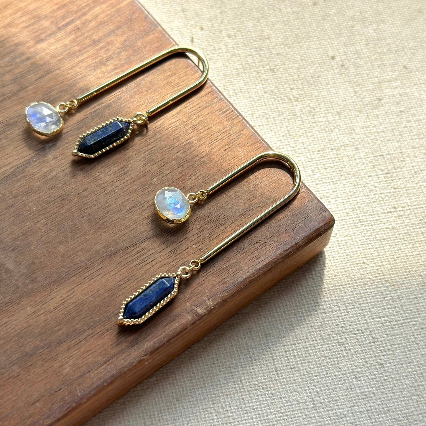 Lapis And Moonstone U-shaped Gold-plated Ear Stud